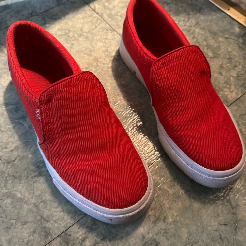 Nike women’s court royals slip on sneakers